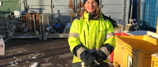 Därför ska du slänga plastgranen i metallåtervinningen: ”Olika beroende på vilket träd det är”