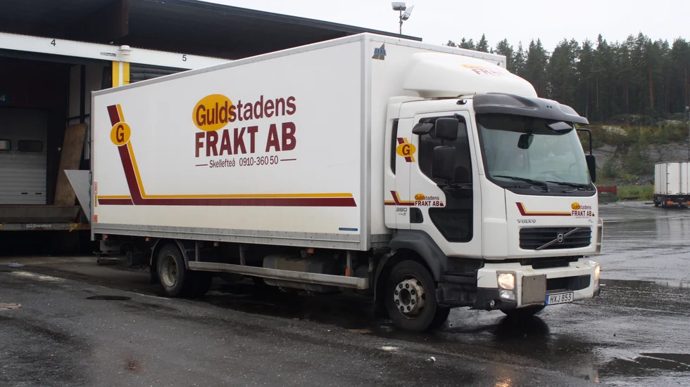Totalt har Guldstaden Frakt 33 bilar och 19 släpar.