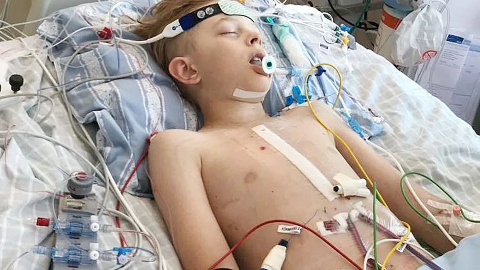 Casper har just fått ett nytt och friskt hjärta efter en lång operaton. Foto: Privat.