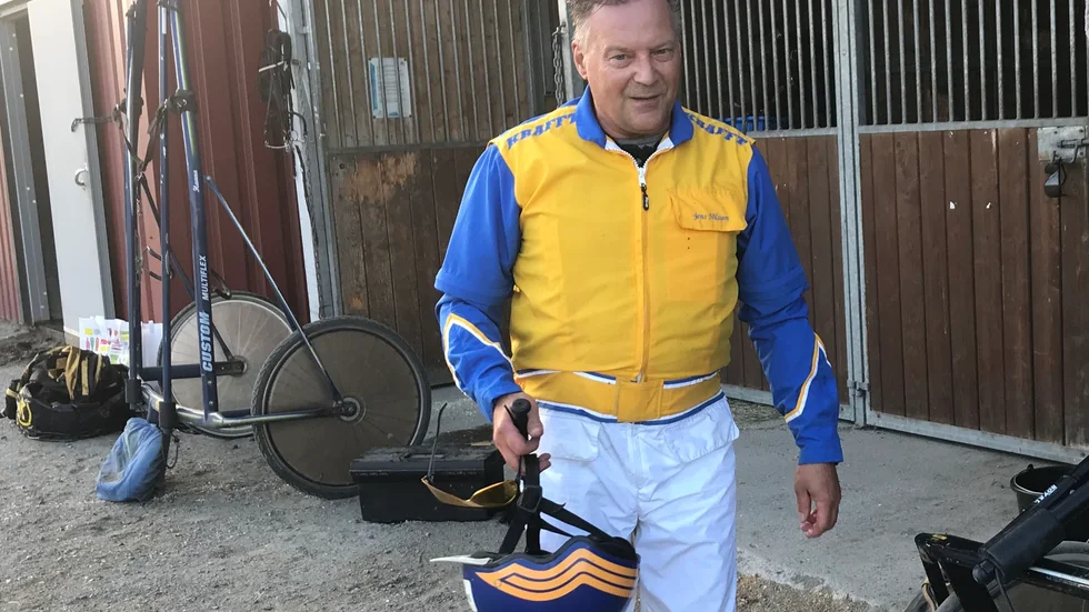 Jens Nilsson kör hemmafavoriten Ytown Charmör i V64-4.