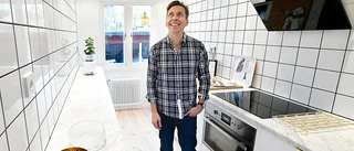 Trappor, mässing och teak i tåget