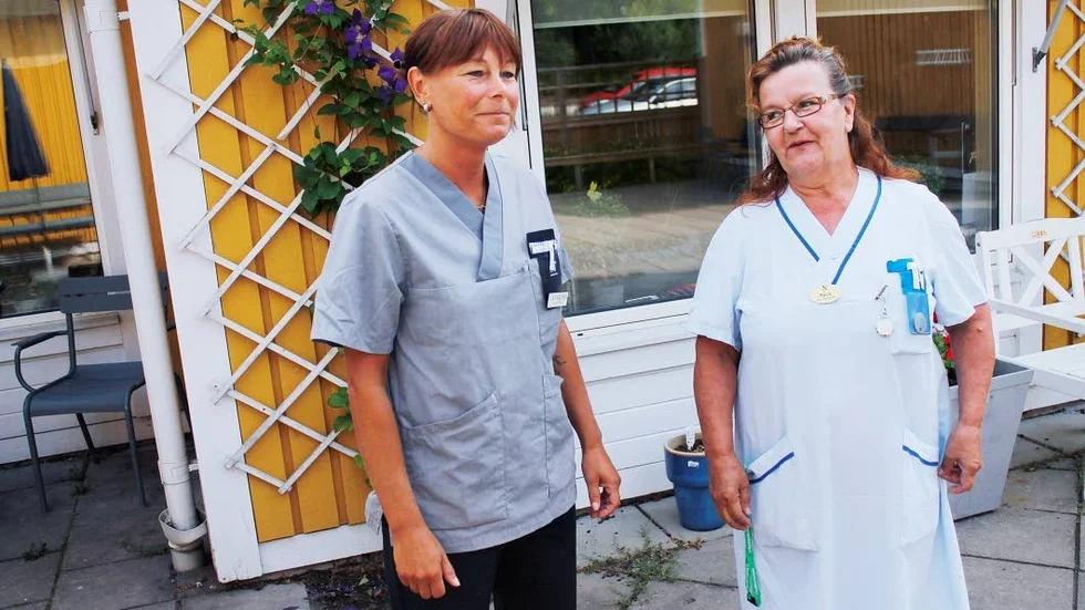 Catarina Gustafsson och Paula Storbacka arbetar båda på Villa Sjöängen och menar att kommunen begår ett stort misstag som flyttar in verksamheten till Skarphagen istället.