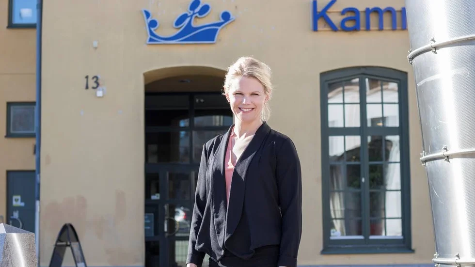 Johanna Palmér, som bor utanför Linköping, framför näringslivets mötesplats Kammarforum i Norrköping.