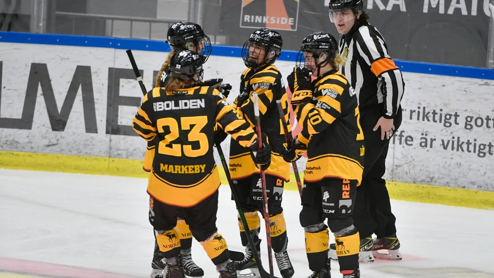 ”Alla gör sitt jobb och vi gör en bra insats överlag i tre perioder”, säger Sandra Rannerud, som gjorde två av nio mål. Bilden är från ett annat tillfälle.