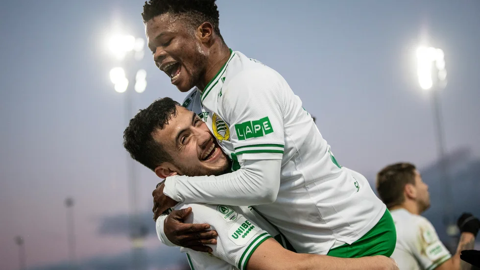 Akinkunmi Amoo, höger, är klar för FC Köpenhamn. Arkivbild.