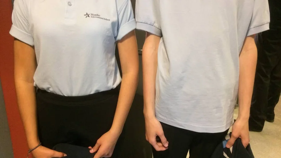Sovjetisk skoluniform? Nja... (Bild på gemensam klädsel på Nordic International School.)
