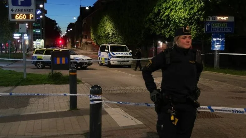 Mordförsök. Mannen fick allvarliga skador på lever och lunga.