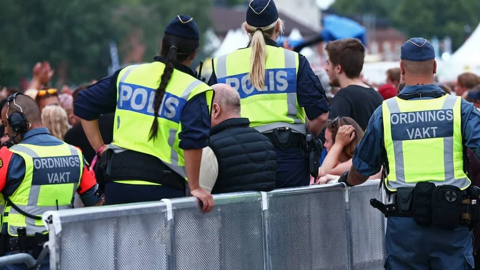 Oklart. Hittils har ingen gripits för de fyra våltäkterna under Bråvallafestivalen.