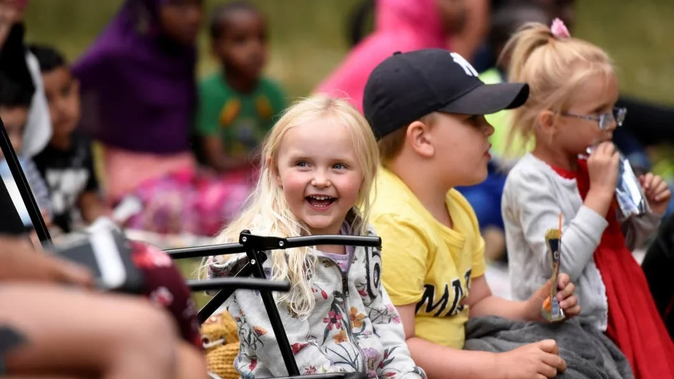 Maja Erlandsson gillar clownerna som till en början inte är riktigt överens.