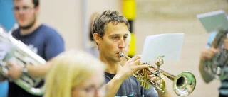 Kommer att bjuda på mäktig musikmarsch genom stan
