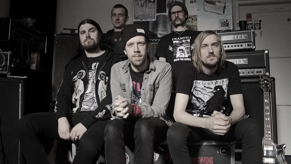 Farväl. Fredrik Lindkvist, Thomas Karlsson. Christian Augustin, Victor Brandt och Joakim Staaf-Sylsjö utgör Totalt Jävla Mörker.