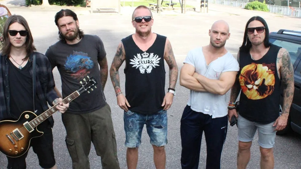 Först ut. Rockbandet Refuel, med rötter i Rejmyre,  var först upp på scenen i årets Skogsröj. Från vänster Dennis Skoog, Tommy Winther, Jonas Nilsson, Albin Bennich och Jocke Berg.