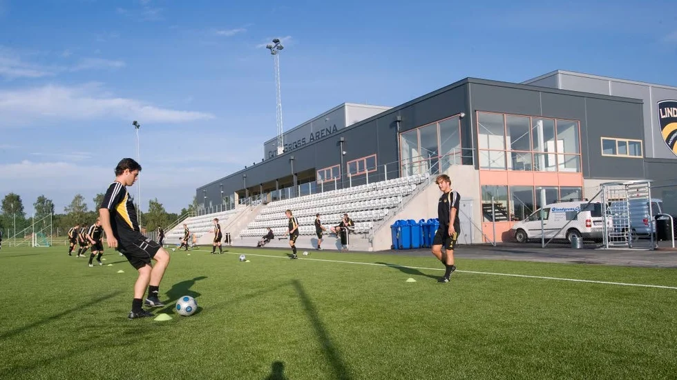 VÄXER. Arenan i Lindö som invigdes så sent som 2009 ska utökas med flera nya planer och träningsytor.