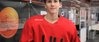 17-årige dubbeltalangen debuterar i Piteå Hockey: "Hade inte räknat med det"