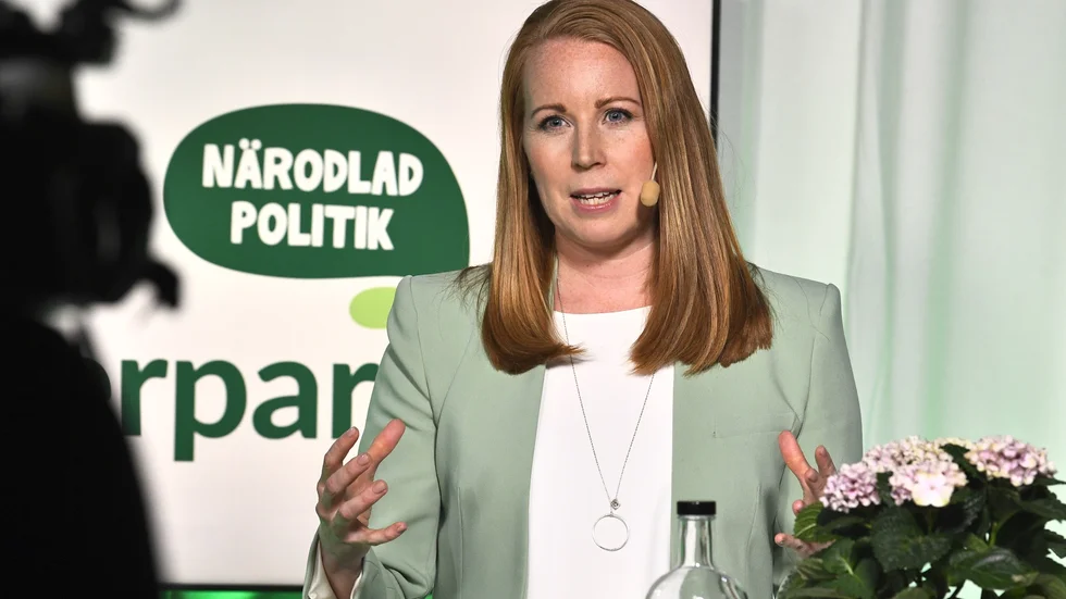 Centerpartisternas i Sörmland stöder den linje som partiledaren Annie Lööf formulerat i synen på SD och V.