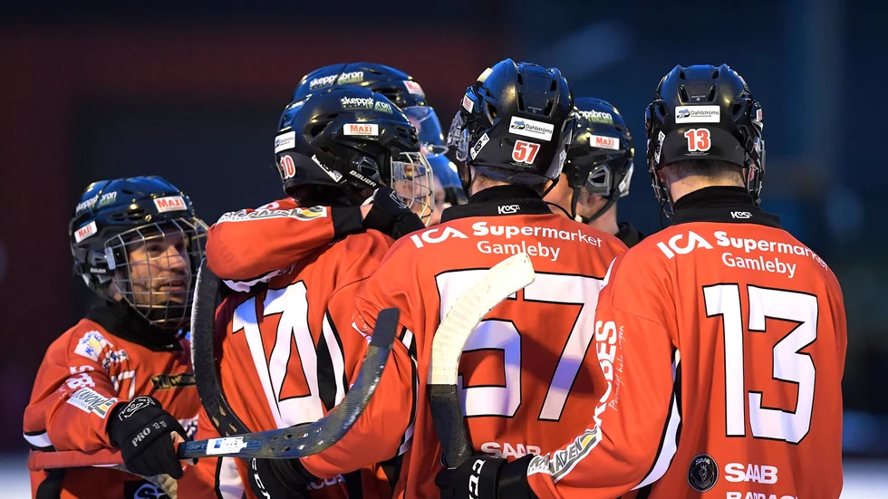 Tjust Bandys division 1-lag tränar igen efter en veckas karantän.