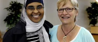 Hand i hand samlar in pengar till svältande i Somalia