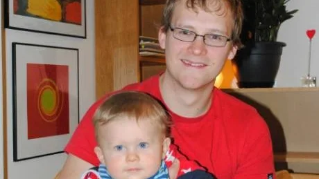 Erik Hedlund är hemma halva tiden med sonen Vincent. För honom och Vincents mamma var det självklart att dela lika.Foto: Ashraf Isa