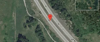Singelolycka på E20 - helt stopp i ett körfält