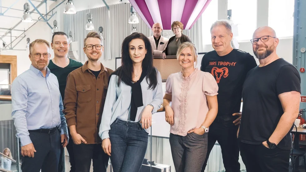 Marknadsföreningens styrelse: Tomas Hård, Andreas Besterman, Henrik Roos, Maria Hind Alias, Lotta Collander, Håkan Ringkvist och Richard Fröjdendal. I ballongen: Anders Boberg och Beatrix Rosendahl. 