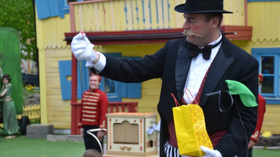 CIRKUS. När Pippi går på cirkus händer spännande saker.