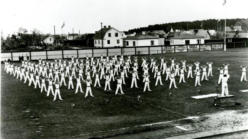 Uppvisning. Gymnastikuppvisning på Bökensved 1939.