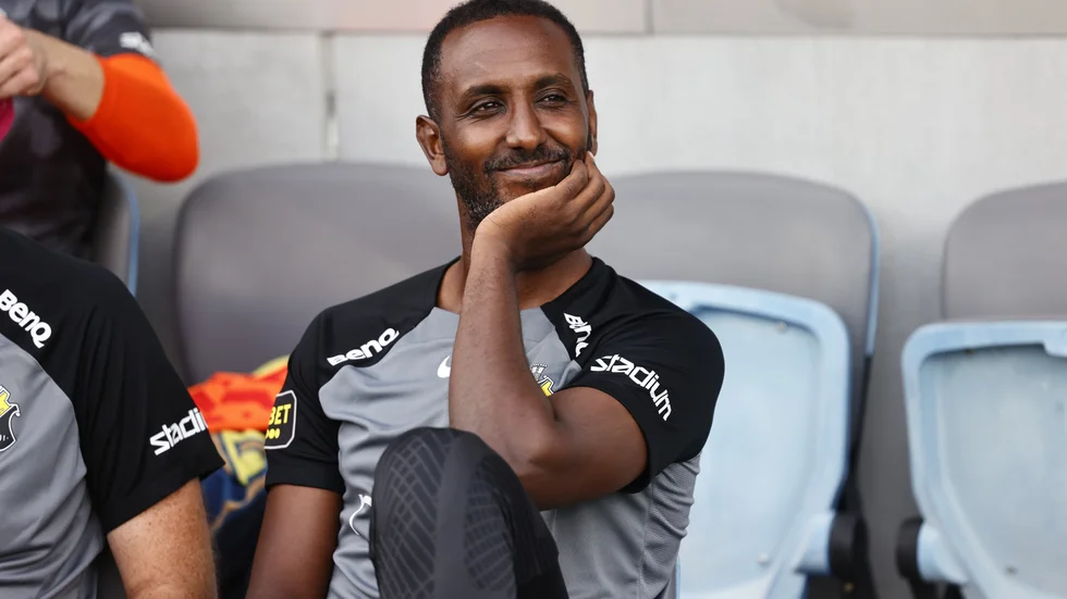Henok Goitom kunde kosta på sig att dra på smilbanden i sin första match som AIK-trånare.