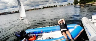 Segling, dragspel och fiske på läger