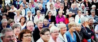 Allsång med Västerviksrevyn