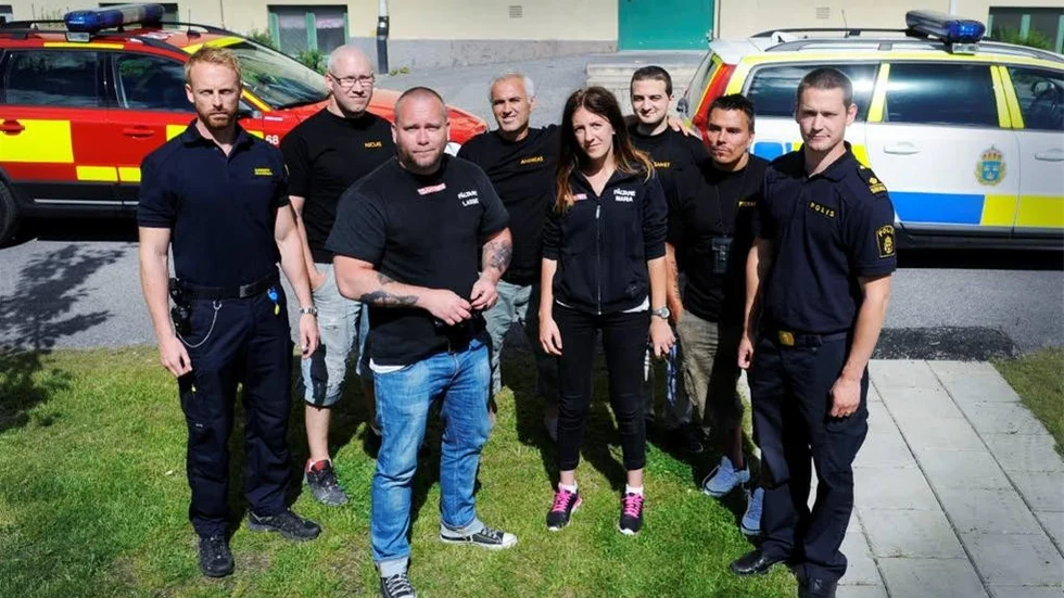 Jakob Dahlquist, brandingenjör, Niclas Hagelin, Vuxna på stan, Lasse Larsson, fältare, Andreas Nikolaidis, Vuxna på stan, Maria Appelqvist, fältare, Samet Ibram, Vuxna på stan, Pierre Ahlstedt, Vuxna på stan och Jonas Halling, polis.