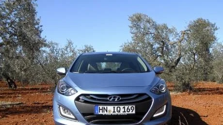 Hyundai visar upp en helt ny generation av sin bästsäljare i30 efter bara fyra år.