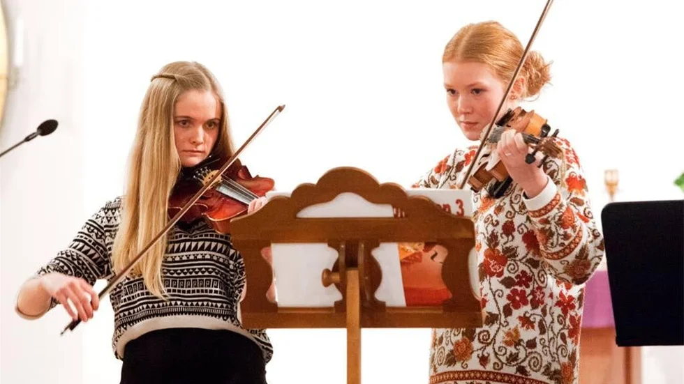 Hanna Nilsson och Jennifer Holm var två av kulturskolans elever som medverkade under kvällen.