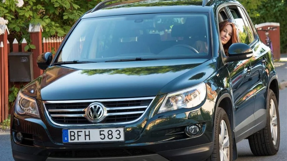 "Bilen är mitt bästa hjälpmedel för att hinna med allt. Den är pigg, pålitlig, starkare än man tror och har lyxfinesser", säger Lisa Ohlin.