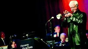 Blåsare. Det var inte bara Jan Allans kväll när Västerviks Storband gav konsert igår eftermiddag i Bryggaren. Men visst var han huvudpersonen. Foto: MATILDA AHL