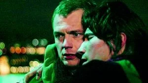 Omöjlig kärlek? Mårten Klingberg och Piotr Giro i Susanna Edwards starka men ojämna spelfilmsdebut "Keillers park".Foto: Triangelfilm