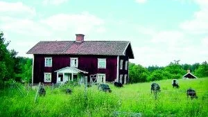Historisk mark.  Gästgiverirörelsen kom i gång på 1650-talet. Byggnaden som finns kvar från gästgiveritiden, lär vara byggd på 1850-talet. I dag är huset i privat ägo.