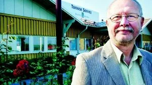 Ny arbetsplats. Miklós Hatházi är kommunens nya VA-chef. Just nu sätter han sig in i arbetet och lär känna sina medarbetare på tekniska kontoret. Foto:  MATILDA AHL