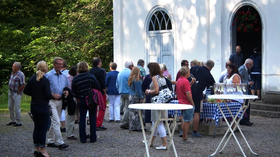 VIMMEL. Flertalet vimlar i väntan på att föreställningen ska börja.
