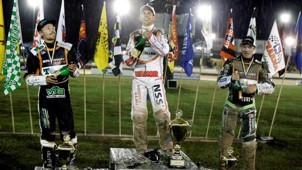 Jonas Davidsson var nära SM-guldet, men fick nöja sig med silver. Högst upp på prispallen klev i stället Andreas Jonsson. Trea blev Peter Ljung.