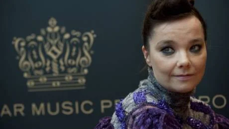 Björk tilldelades Polarpriset för sin musikaliska karriär. I juryns motivering beskrivs hon som en "otämjbar naturkraft". Foto: Fredrik Sandberg/Scanpix