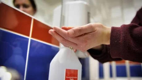 Bättre handhygien kan vara en viktig förklaring till att det inte har varit så många fall av kräksjuka hittills i vinter.Foto: Anders Steiner