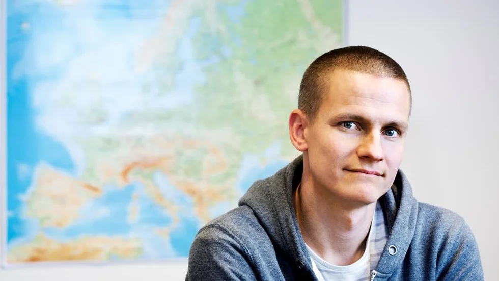 Nationalekonomen Joakim Ruist har undersökt hur lång tid det tar för olika flyktinggrupper att få arbete.