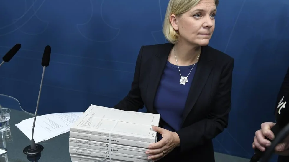 Lyxsubventioner som elbilspremien finns kvar i Magdalena Anderssons övergångsbudget.