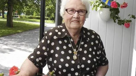 Lizzie Henriksson i Västervik fyller 90 år i dag.Foto: Margareta Ljungblad