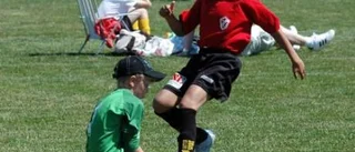 Fotboll i solsken hela dagen