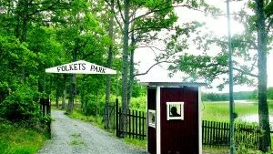 Öppnar upp. På midsommardagens afton blir det rajtantajtan i Folkets Park i Solstadström.
