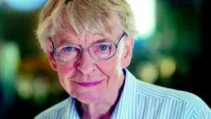 Fyller 85 år. Humor och självironi karaktäriserar före detta utbildningsministern och landshövdingen Britt Mogård. Den 9 november fyller hon 85 år.  Foto: Björn Larsson Ask