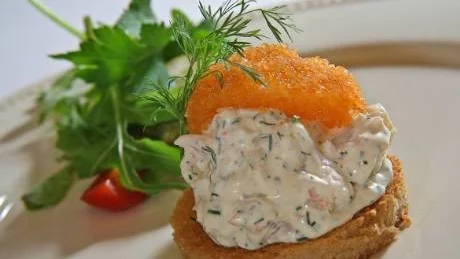 Toast Skagen, en favorit på krogen och hemma vid fest. Foto: Dan Strandqvist