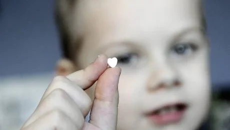 LIVSHJÄRTA. Hjärtsjuke Casper Kämpe ska livet ut äta tabletten som minskar risken för blodproppsbildning.