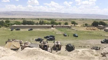 Foto: Försvarsmakten BÖRDIGT. Utsikt från en patrullbas under byggnad väster om Mazar-i-Sharif. I dalen går Balkh-floden som ger mycket goda förutsättningar för jordbruk.